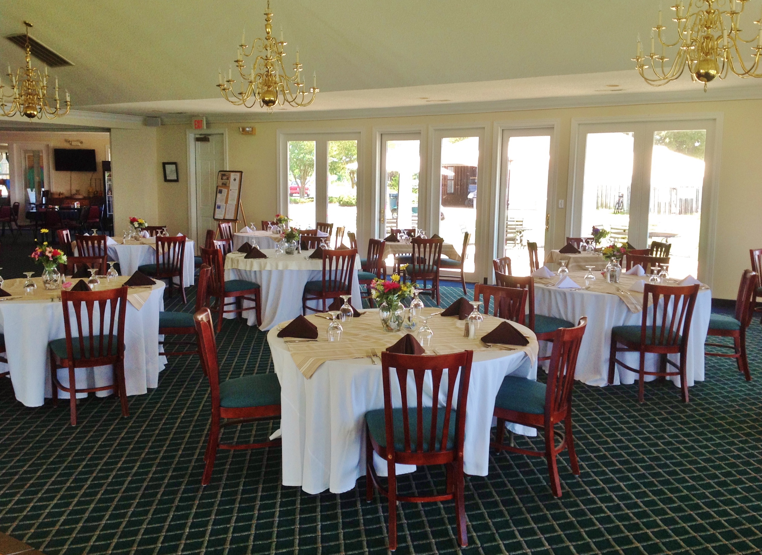summer grove clubhouse dining room